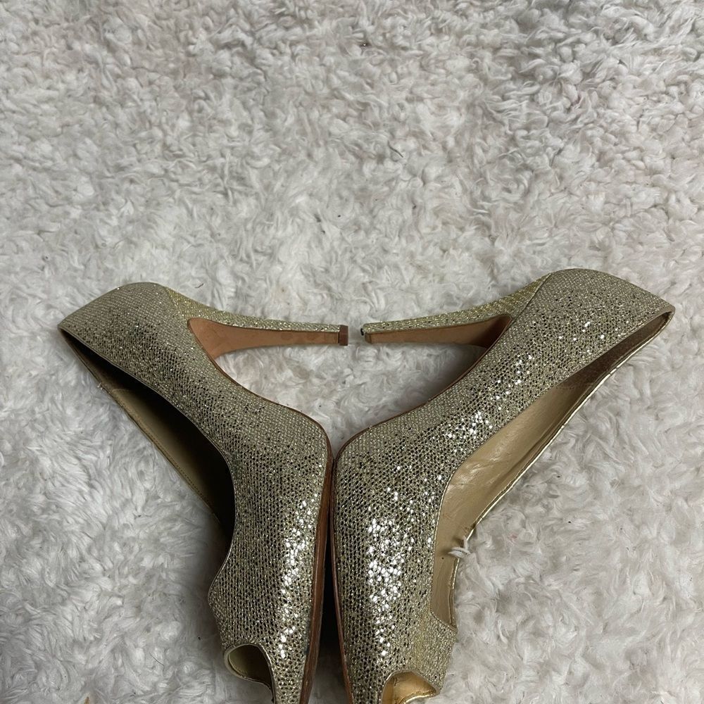 White House Black Market Dancer synthetic sparkling gold heels peep toe SZ10M - Picture 7 of 11